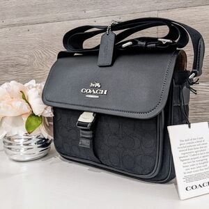 Coach Pace Messenger Bag In Signature Jacquard